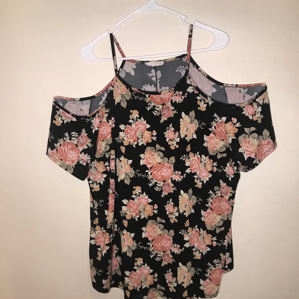 Cold shoulder top